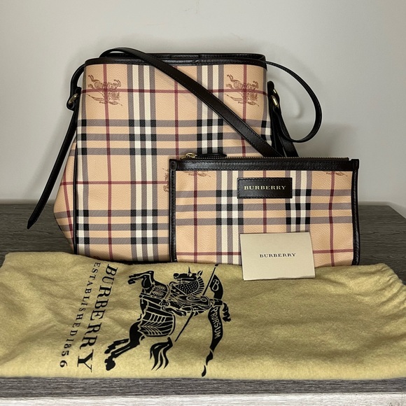 BURBERRY Classic Tote Handbag - Picture 1 of 16